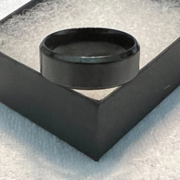 UNISEX BLACK ANNIVERSARY/WEDDING BAND RING - Picture 2 of 2